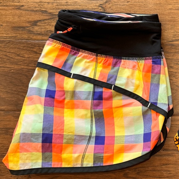 Lululemon Speed Shorts Seawheeze 2013 entry shorts sz 4 - Picture 2 of 2